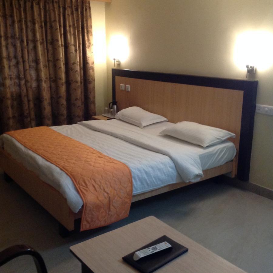 Hotel Bhaskara Chittoor Ngoại thất bức ảnh